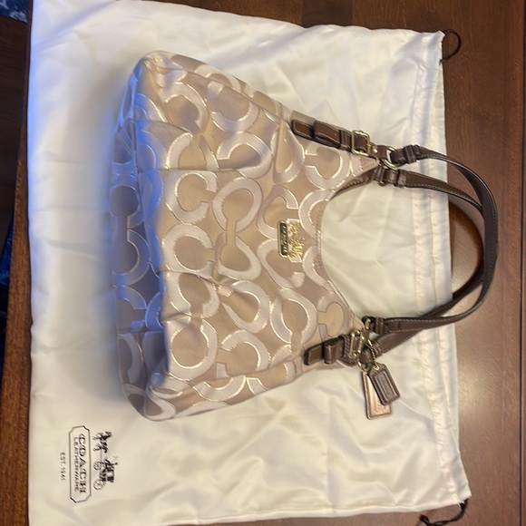 Coach Madison OP Art Maggie Handbag. Gold and Tan - Picture 13 of 16